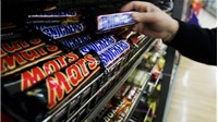 Việt Nam và 54 quốc gia thu hồi hàng loạt kẹo socola Snickers