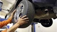 Cách kiểm tra, xử lý hao mòn lốp cho xe ô tô