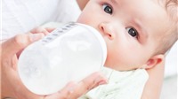 9 sai lầm khi pha sữa bột cho trẻ mẹ nào cũng mắc phải