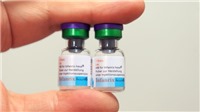 Lại khan hiếm, vaccine 6 trong 1 bị “thổi giá” 1,5 triệu đồng