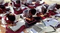 Ghé thăm ngôi trường Ấn Độ, nơi học sinh viết bằng cả 2 tay