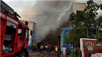 Cháy ngùn ngụt tại Khu công nghiệp Vĩnh Lộc