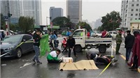 Quận Cầu Giấy, TP Hà Nội: Vỉa hè, lòng đường Nguyễn Chánh bị chiếm dụng làm nơi đỗ xe trái phép