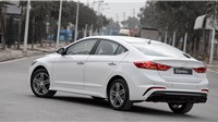Đánh giá chi tiết xe Hyundai Elantra Sport 2018: Đẹp, vừa túi tiền, cách âm chưa ấn tượng