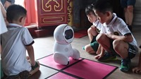 Trung Quốc ứng dụng robot vào dạy học cho trẻ mầm non