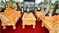 "Choáng" với bộ bàn ghế đá quý trị giá 8 tỷ tại Hà Nội