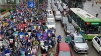 Giao thông Hà Nội ùn tắc nghiêm trọng trong ngày mưa rét