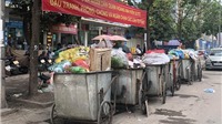 Bãi rác Nam Sơn bị “phong toả”, đường phố Hà Nội "ngập" trong rác