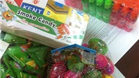Chặn đứng 25 thùng kẹo đồ chơi trẻ em trôi nổi, tuồn bán xuyên Việt