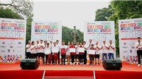 Gần 2.300 người tham gia giải chạy cộng đồng gây quỹ học bổng cho trẻ em nghèo hiếu học tai Hà Nội