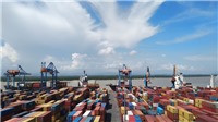 Hàng hóa qua cảng biển tăng 13%