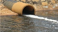 Hà Nội: Xử phạt nghiêm hành vi xả chất thải ra sông, mương, hồ