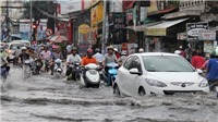 Tuyệt chiêu lái xe khi đường ngập nước 