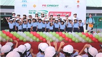 FE CREDIT trao tặng hơn 1,000 mũ bảo hiểm đạt chuẩn cho trẻ em