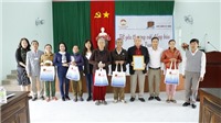 Đoàn Hiệp hội Nước mắm Việt Nam thăm và tặng quà Tết bà con tại Quảng Ngãi
