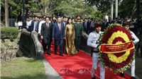 Tổng Bí thư Tô Lâm dâng hoa Tượng đài Chủ tịch Hồ Chí Minh ở Philippines