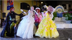  Show LGBTQ “Xúng xính” gây sốt tại chợ đêm Vui Phết, Phú Quốc 