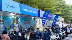 Sôi động ngày hội đổi xăng lấy điện của Vinfast trên khắp 3 miền 