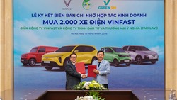 Taxi Lavi chuyển đổi toàn bộ sang xe điện Vinfast 