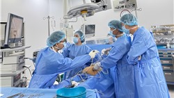 Vinmec Đà Nẵng mổ cấp cứu u buồng trứng khổng lồ cho ca suy thận 