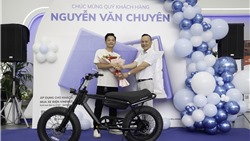  Khách hàng VinFast bất ngờ vì trải nghiệm “mua 1 được 2” 