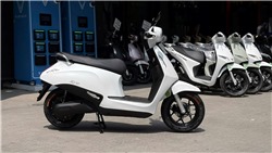 Giải mã lý do giới tài xế “săn lùng” xe máy điện đổi pin VinFast Evo 