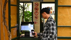 TPBank biến điện thoại thành ví quốc tế: Quét QR, chi tiêu xuyên biên giới 
