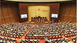 Quốc hội làm việc, thảo luận về Luật điện lực, Luật báo chí và dự án luật khác