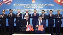 Tổng Bí thư chứng kiến ký kết hợp tác Việt Nam - Hoa Kỳ