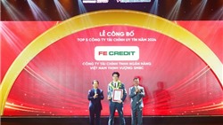 FE CREDIT nhận giải thưởng Top 5 công ty uy tín ngành tài chính 