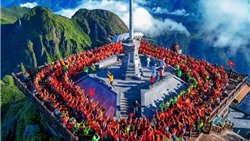 Nghỉ lễ giỗ tổ và 30/4 - 1/5, khám phá “thị trấn trong mây” đẹp nhất thế giới 