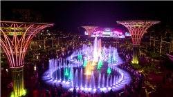  Pháo hoa thắp sáng Quảng trường biển Sầm Sơn thu hút hàng trăm ngàn du khách