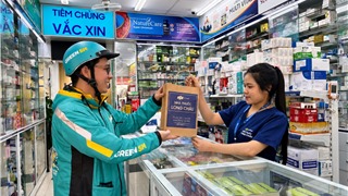  Green SM & Long Châu triển khai giao hàng bằng xe máy điện 