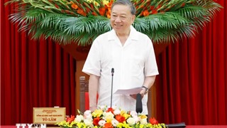 Đổi mới phương thức lãnh đạo của Đảng để làm cho đất nước phát triển bền vững 