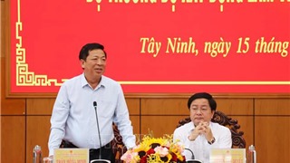 Bộ trưởng Bộ Xây dựng làm việc với Tây Ninh về giao thông, nhà ở xã hội