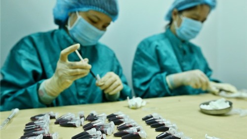 Việt Nam sẽ có cơ hội tiếp cận vắc xin ngừa COVID-19 sớm