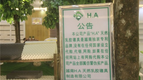 Showroom tiếp khách Trung Quốc, "cấm cửa" khách Việt