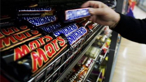 Việt Nam và 54 quốc gia thu hồi hàng loạt kẹo socola Snickers