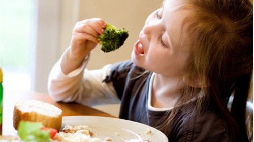 5 loại thức phẩm không nên cho trẻ ăn vào mùa lạnh