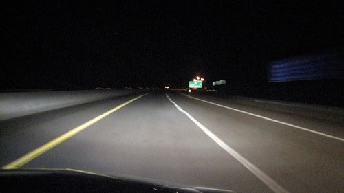 Những lưu ý an toàn cần biết khi lái xe vào ban đêm