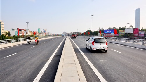 Trải nghiệm đoạn đường 1.000 tỉ đồng/km mới thông xe ở Thủ đô 