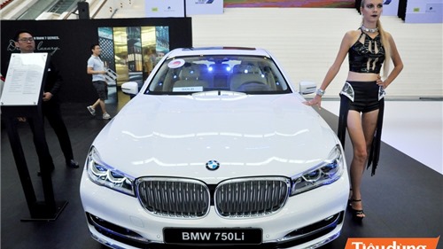 Cận cảnh chiếc xế hộp đắt đỏ nhất của BMW bán tại Việt Nam