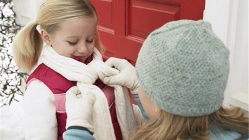 6 sai lầm mẹ cần biết khi chăm sóc trẻ mùa đông