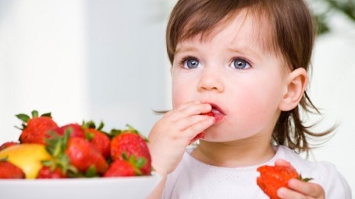 6 chế độ ăn uống cực nguy hiểm cho bé