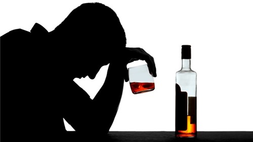Rượu có thể dẫn đến ung thư như thế nào?