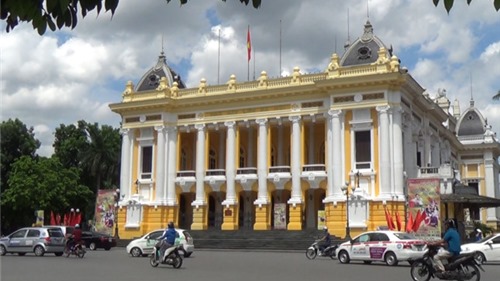 Nhà hát Lớn Hà Nội đã chính thức mở cửa phục vụ du khách