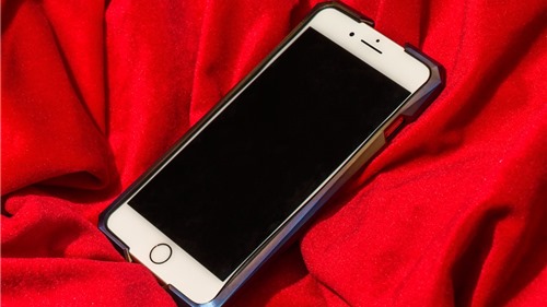 Ngắm chiếc vỏ iPhone giá đắt "cắt cổ" hơn cả iPhone X