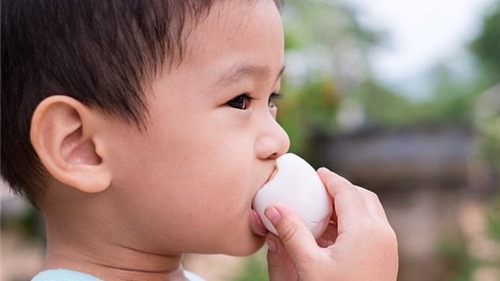 Tác dụng bất ngờ khi cho trẻ ăn trứng mỗi ngày trong 6 tháng