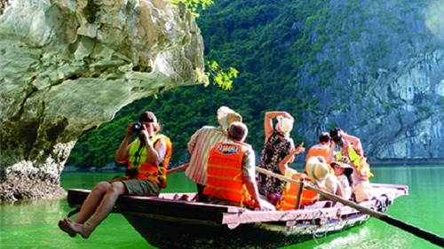 Quảng Ninh: Ngăn chặn tình trạng "hốt tiền" khách du lịch