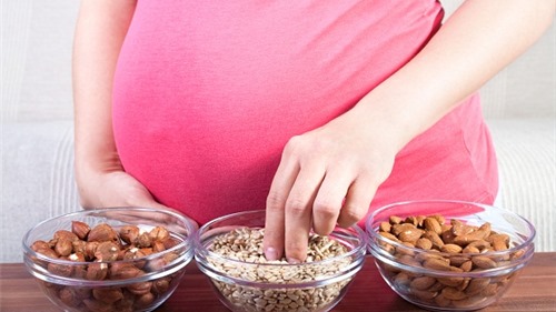 Mẹ bầu ăn loại hạt nào ngày Tết tốt cho thai nhi?